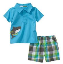 Conjunto meninos tubarao